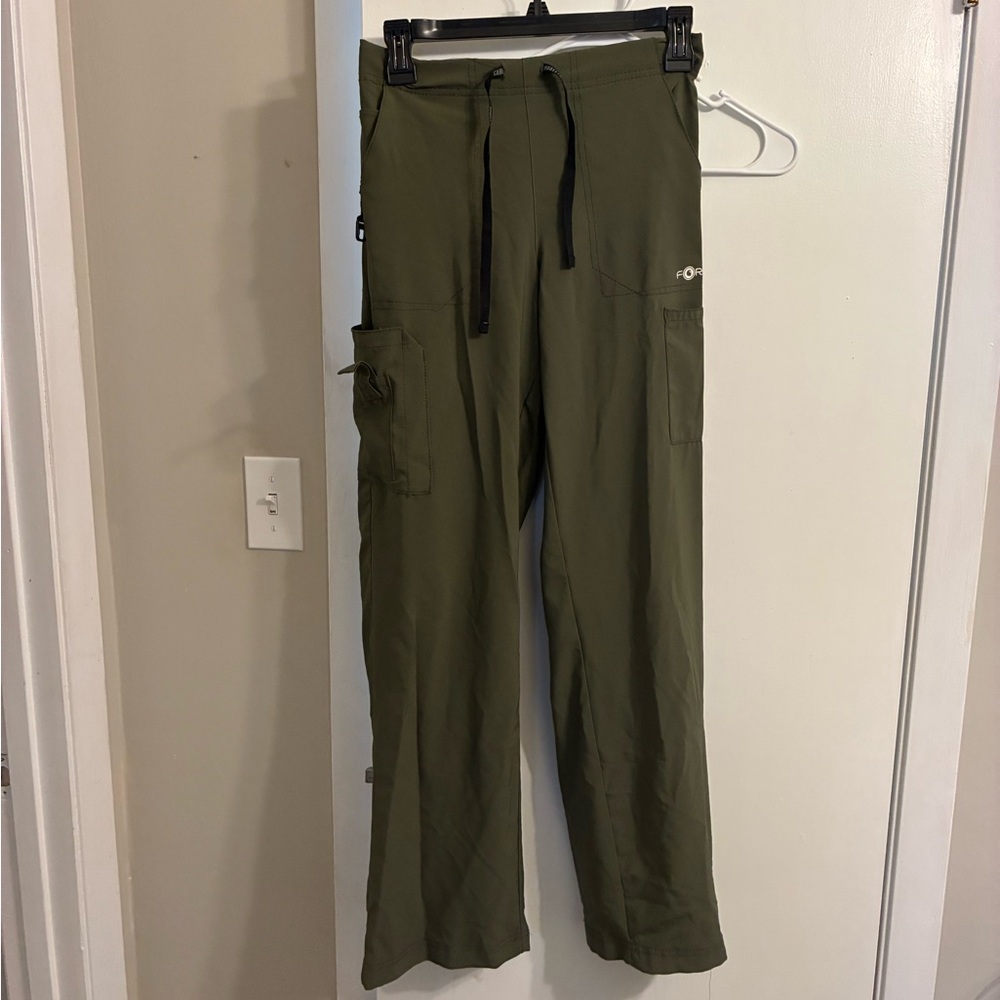WOMEN'S BOOT CUT CARGO SCRUB PANT